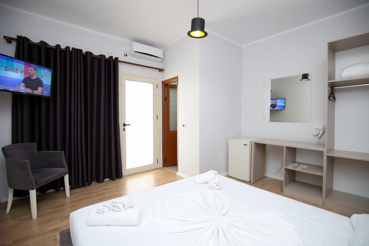 Skyhill Boutique Hotel Radhimë Eksteriør bilde